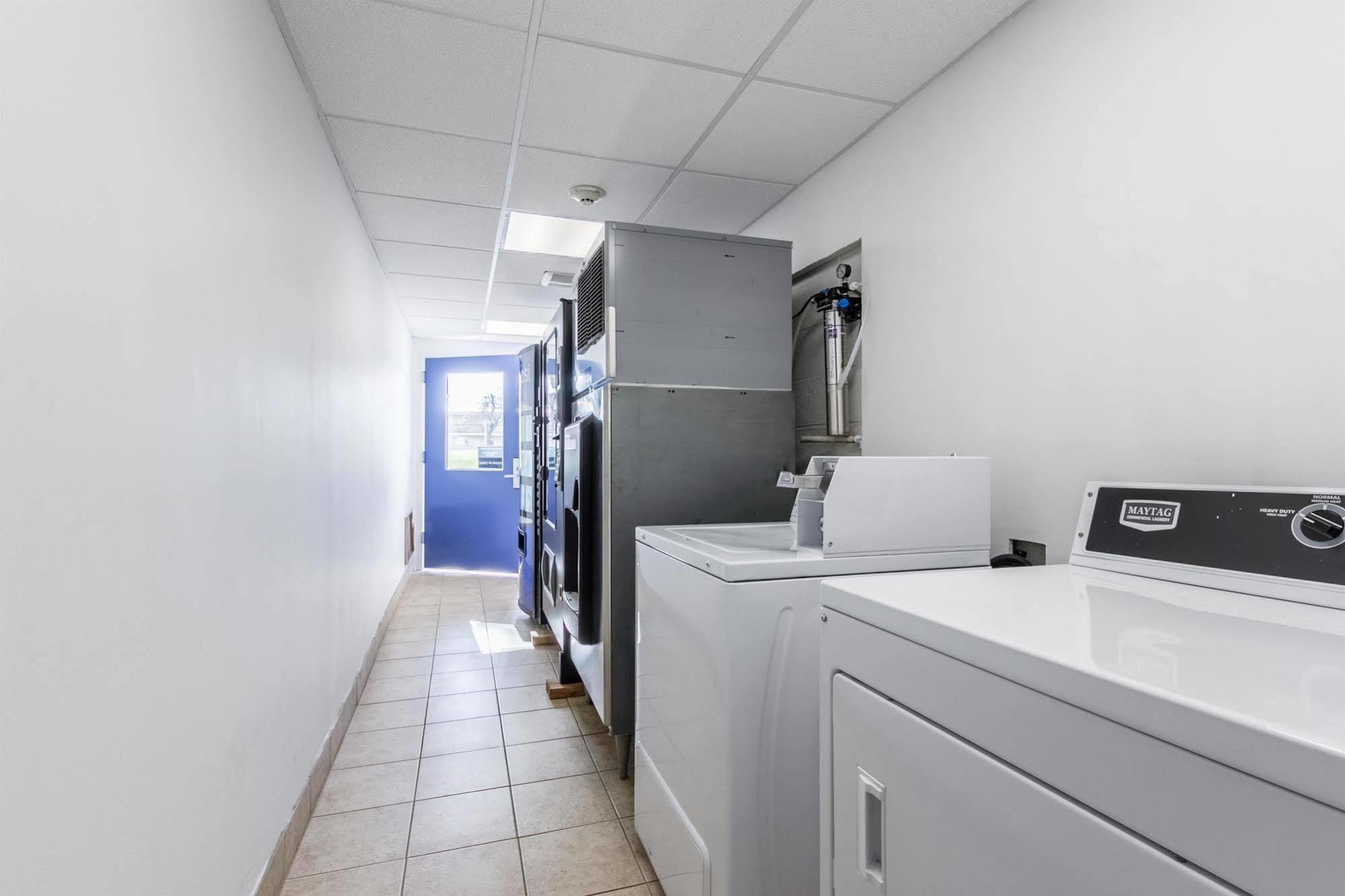 Motel 6 New Brunswick Ngoại thất bức ảnh
